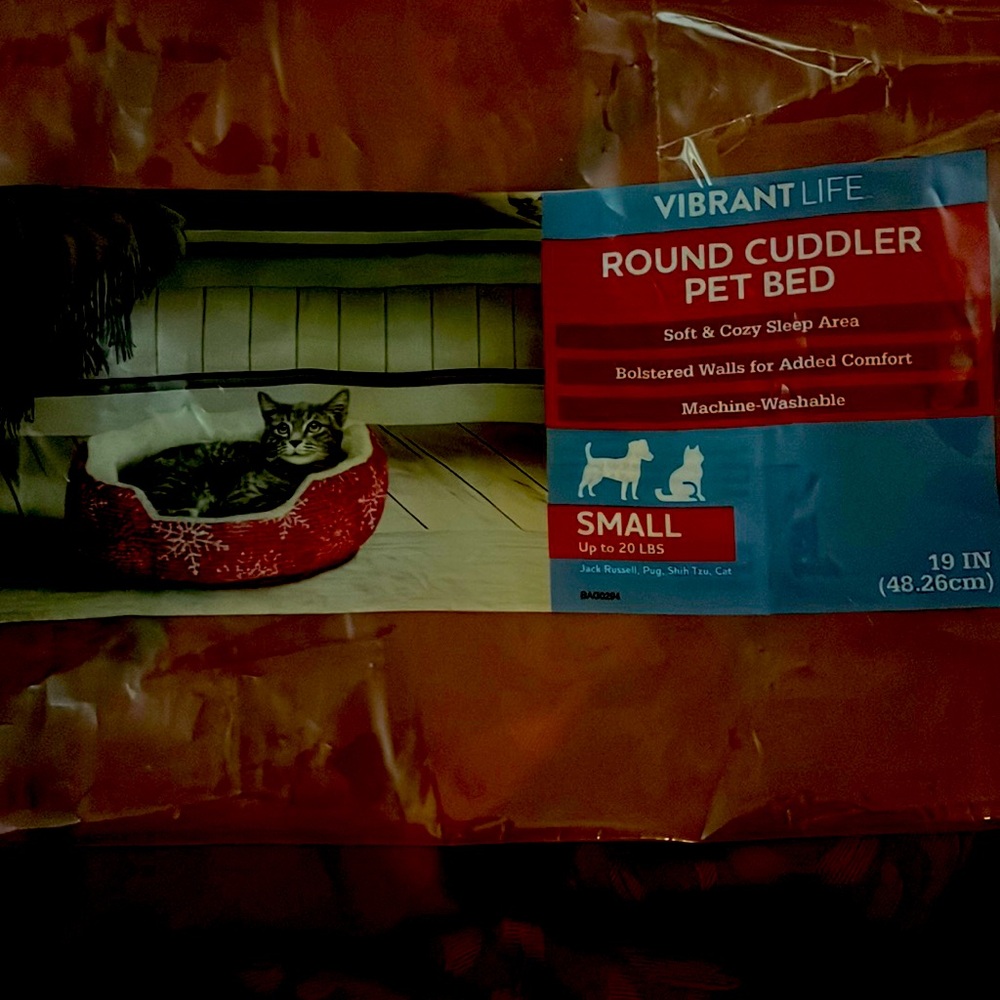 New Vibrant Life Round Cuddler Pet Bed 19” Size Small Red & White in color. 👀⬇️